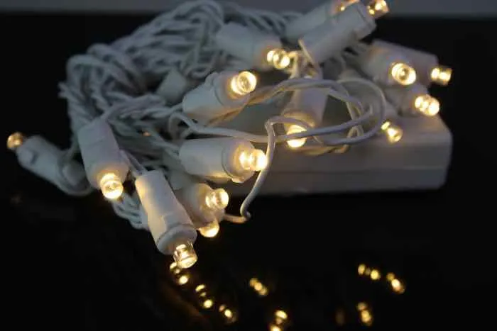 20-light 5mm Warm White LED Battery Lights, White Wire