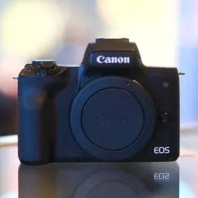 Canon EOS M50