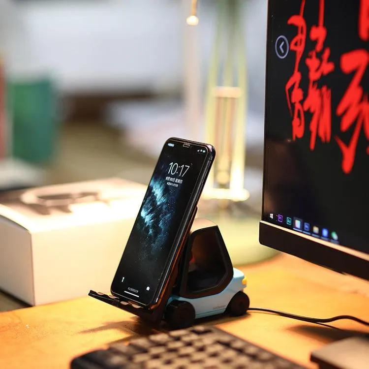 LinDesign CC01 Wireless Charging Desktop Phone Stand with Adjustable Elevation