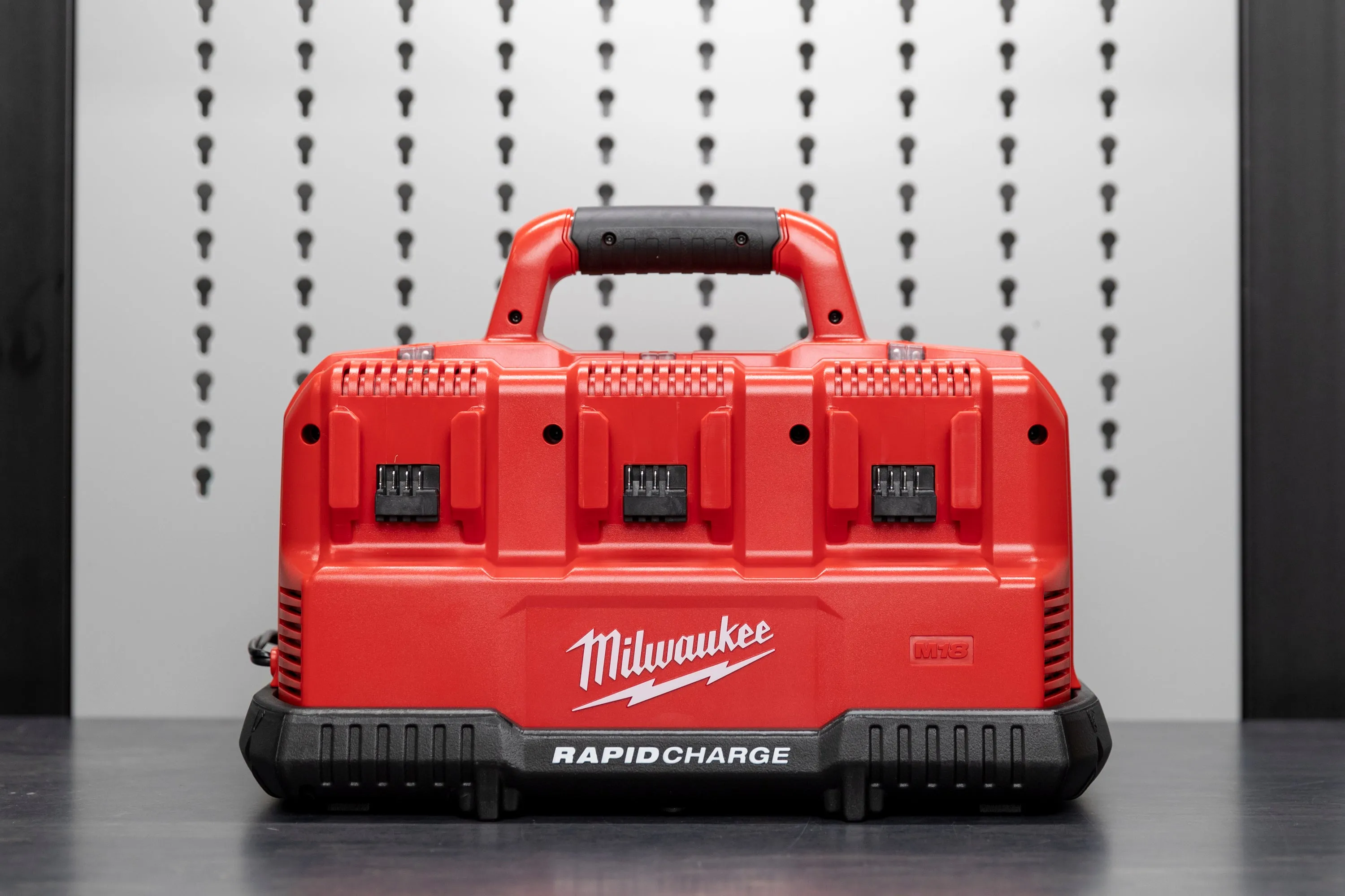 Milwaukee M18™ & M12™ Rapid Charge Station