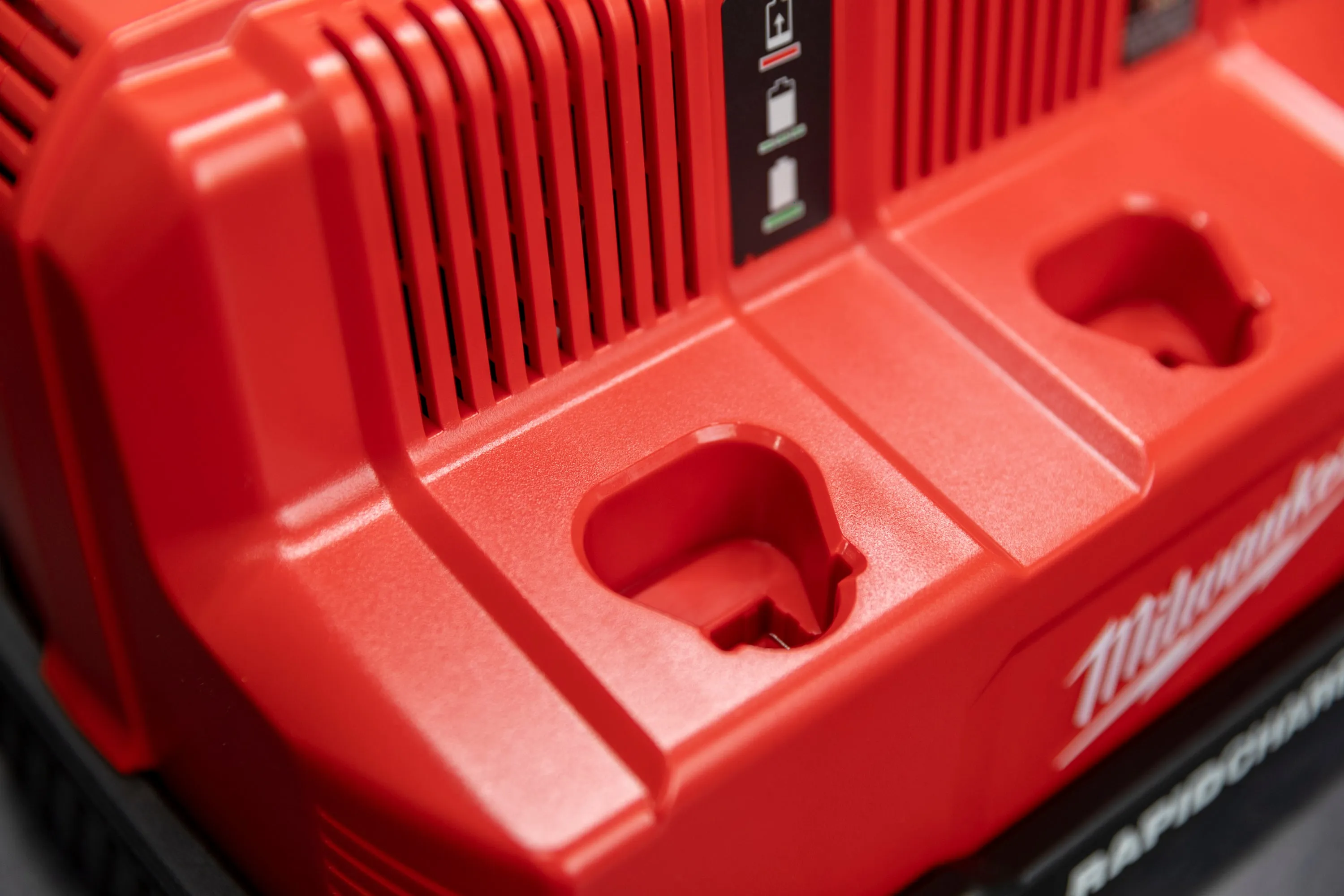 Milwaukee M18™ & M12™ Rapid Charge Station