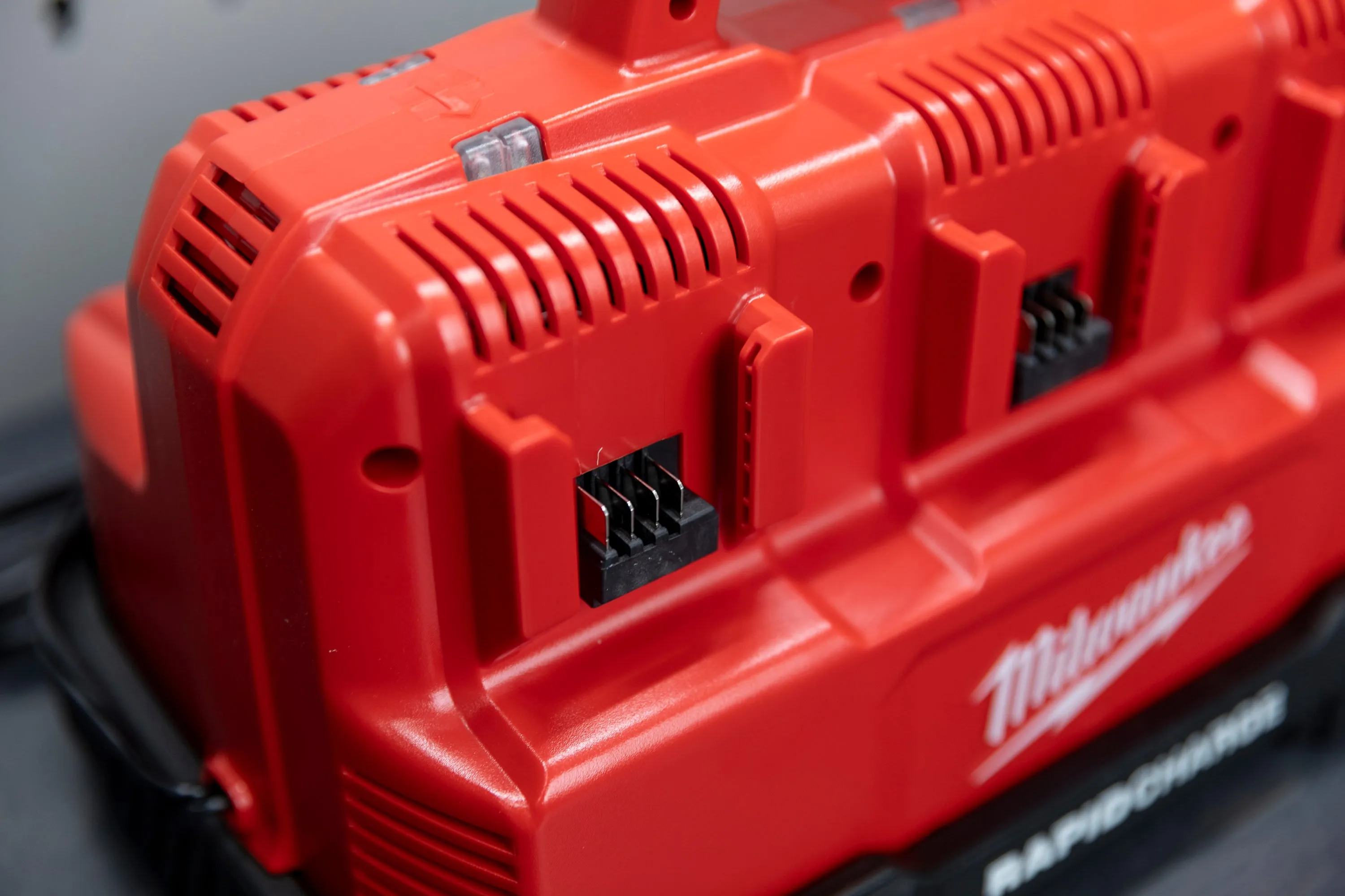 Milwaukee M18™ & M12™ Rapid Charge Station