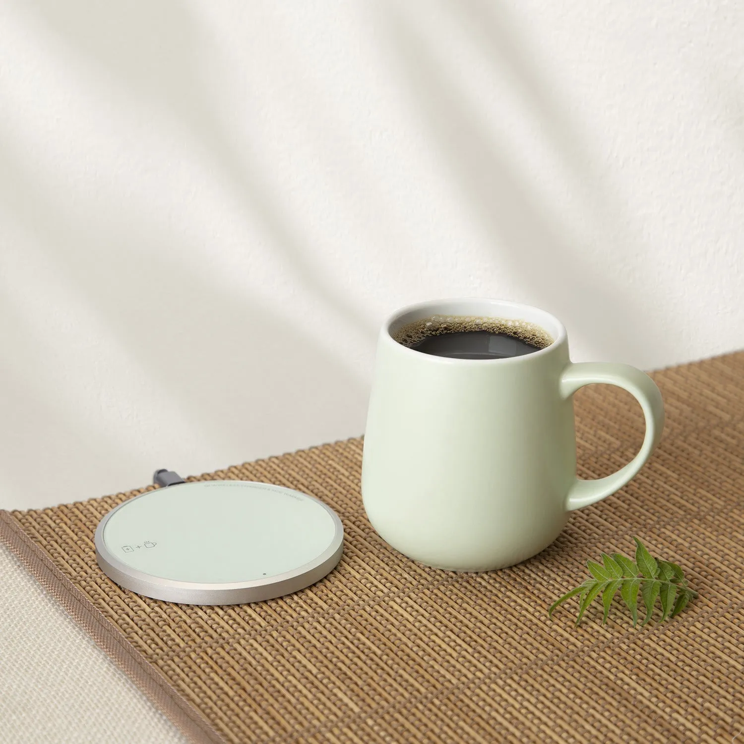 Ui Self-Heating Ceramic Mug & Wireless Charger