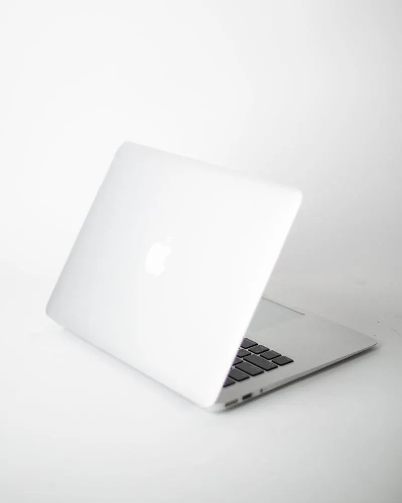 Used - Macbook Air 13in 2015 (1.6ghz i5 dc, 4gb ram, 128gb)